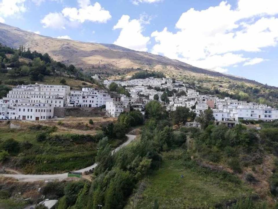 Apartamentos Siete Lagunas Trevelez Exterior photo